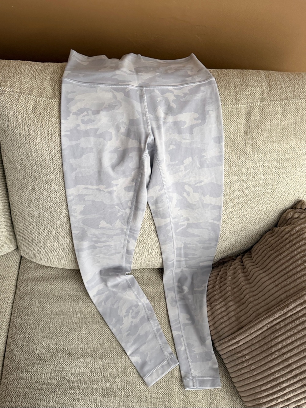 Lululemon women White Camo Active Leggings